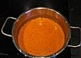 Schnelle Tomatensuppe mit Chilisahne