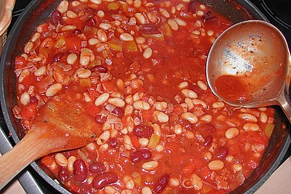Katalanischer Auflauf mit Kartoffeln und Bohnen