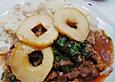 Bierfleisch mit Apfelscheiben und K&uuml;mmel