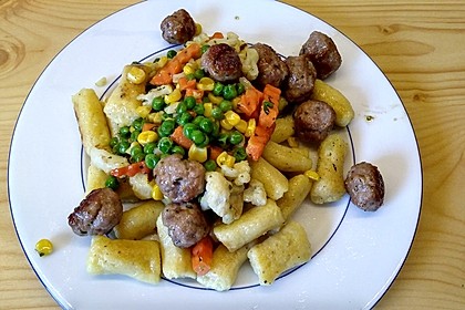 Gnocchi-Gemüse-Pfanne mit Mettbällchen 32