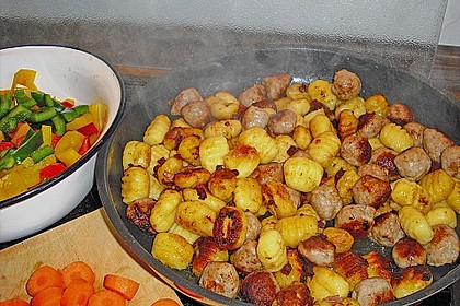 Gnocchi-Gemüse-Pfanne mit Mettbällchen 41