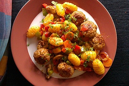 Gnocchi-Gemüse-Pfanne mit Mettbällchen 19