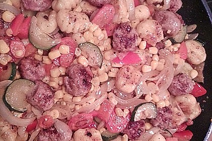 Gnocchi-Gemüse-Pfanne mit Mettbällchen 48