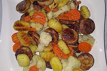 Gnocchi-Gemüse-Pfanne mit Mettbällchen 37