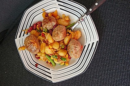 Gnocchi-Gemüse-Pfanne mit Mettbällchen 24