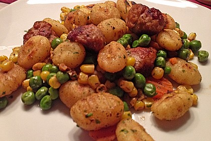 Gnocchi-Gemüse-Pfanne mit Mettbällchen 29