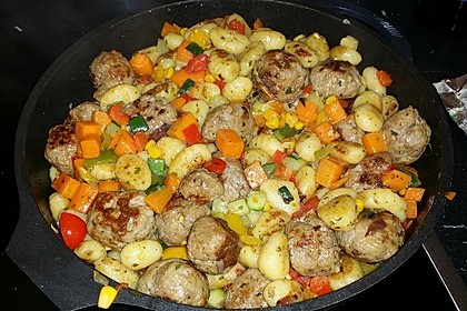Gnocchi-Gemüse-Pfanne mit Mettbällchen 39
