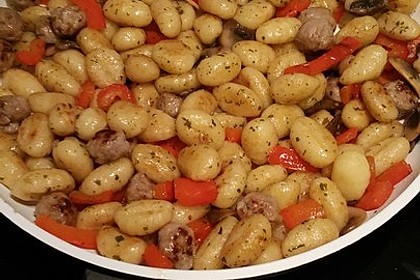 Gnocchi-Gemüse-Pfanne mit Mettbällchen 28