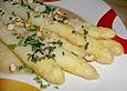 Ged&uuml;nsteter Spargel mit Waln&uuml;ssen