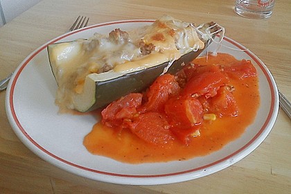 Gefüllte Zucchini
