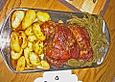 Lammkeule mit Kartoffeln und Bohnen