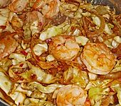 Spitzkohl mit Garnelen aus dem Wok (Bild)
