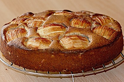 Versunkener Apfel - Nuss - Kuchen