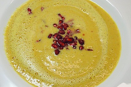 Linsen - Orangen - Suppe mit Granatapfelkernen 2