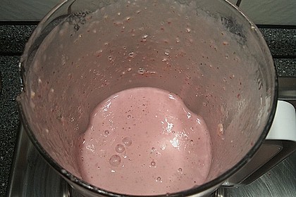 Erdbeer - Joghurt - Bananen - Shake mit Basilikum 4