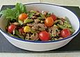 Salat aus marinierten gr&uuml;nen Bohnen mit Pilzen, Tomaten und Basilikum
