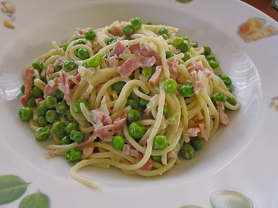 Spaghetti mit Erbsen und Schinken in Oberssauce (Rezept mit Bild ...