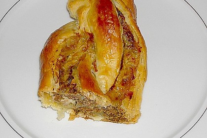 Bl&auml;tterteigzopf mit Hackfleisch 3