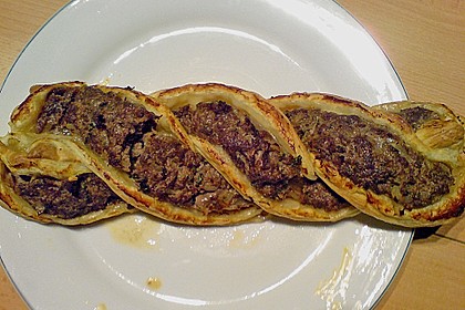 Bl&auml;tterteigzopf mit Hackfleisch 4