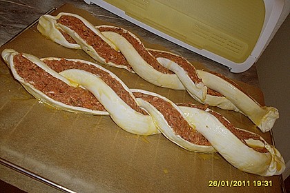 Bl&auml;tterteigzopf mit Hackfleisch 9