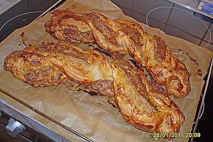 Bl&auml;tterteigzopf mit Hackfleisch 10