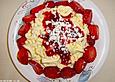 Spaghettidessert mit frischen Erdbeeren