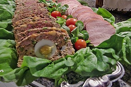 Uschis Hackbraten mit Ei 6