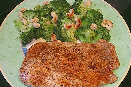 Brokkolisalat 2
