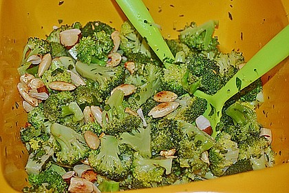 Brokkolisalat 4