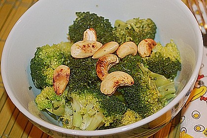 Brokkolisalat 5