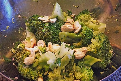 Brokkolisalat 7