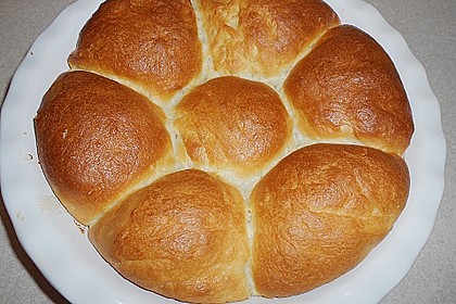 Marzipan - Buchteln mit Kirschen 10