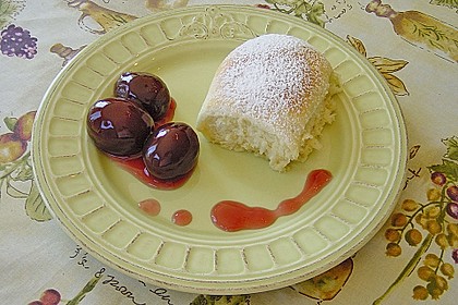 Marzipan - Buchteln mit Kirschen 6