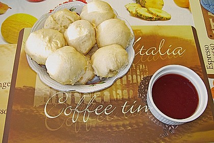 Marzipan - Buchteln mit Kirschen 9