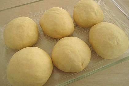 Marzipan - Buchteln mit Kirschen 15