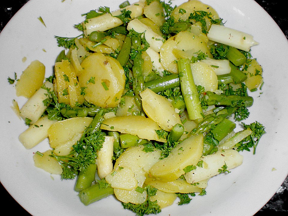 Spargel - Kartoffelsalat, sommerlich frisch (Rezept mit Bild) | Chefkoch.de