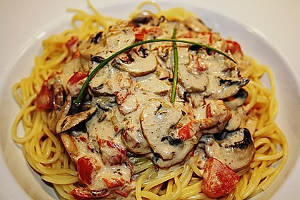 Champignon - K&auml;se - Sauce auf Spaghetti 3