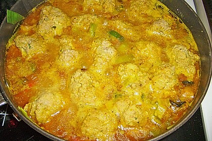 Hackkl&ouml;&szlig;chen in bunter Currysauce 1