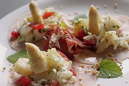 Spargel mit Tomatensalsa