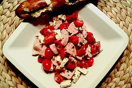 Tomaten - Wurst - Salat mit Schafk&auml;se 1