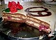 Schnelle Eierlik&ouml;rtorte mit Kirschen