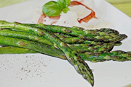 Gr&uuml;ner gebratener Spargel 3
