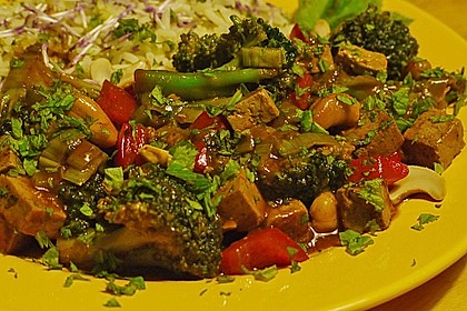 Brokkoli, Tofu und Cashewn&uuml;sse in s&uuml;&szlig; - saurer Sauce 1