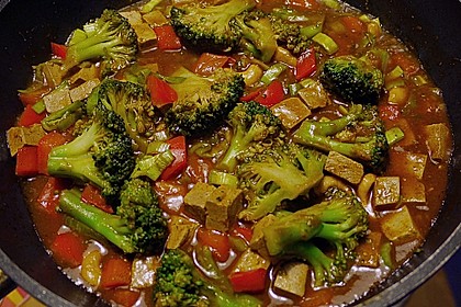 Brokkoli, Tofu und Cashewn&uuml;sse in s&uuml;&szlig; - saurer Sauce 4