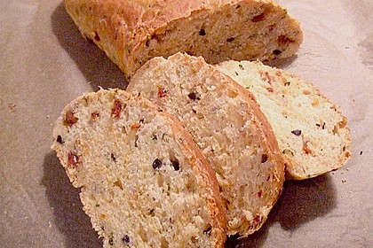 Pane al pomodoro e olive