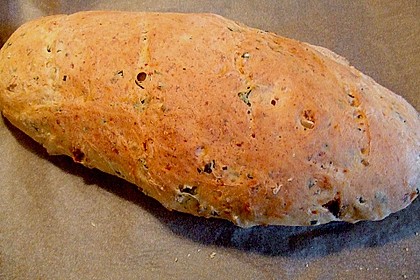 Pane al pomodoro e olive 1