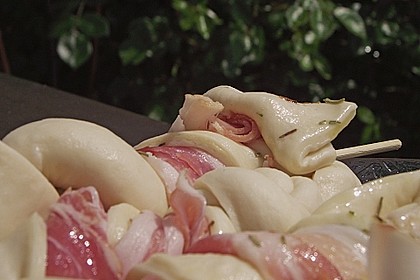 Gegrillte Teigspieße mit Bacon und Knoblauch 34