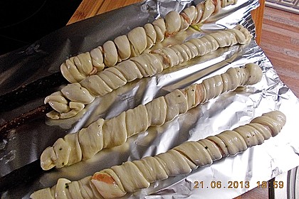 Gegrillte Teigspieße mit Bacon und Knoblauch 29