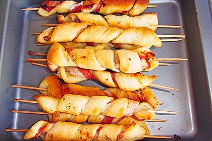 Gegrillte Teigspieße mit Bacon und Knoblauch 17