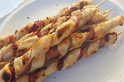 Gegrillte Teigspieße mit Bacon und Knoblauch 3